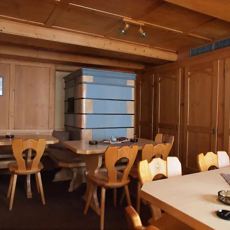 Gasthaus Zur Traube 宾馆 Jenins